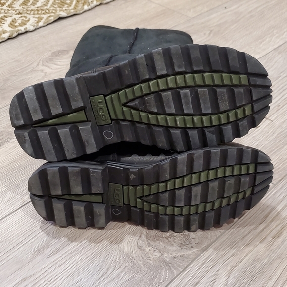 UGG boots - Picture 2 of 6
